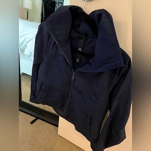 New Lululemon bomber jacket sz 2 fits like 4